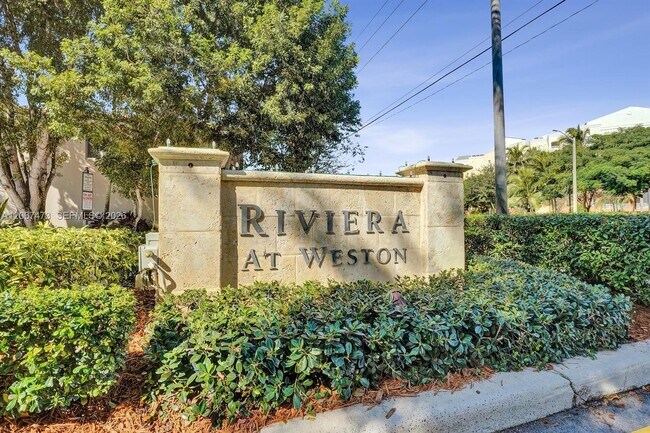 Foto del edificio - 128 Riviera Cir