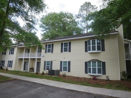 Foto principal - 2092 S Sherwood Dr