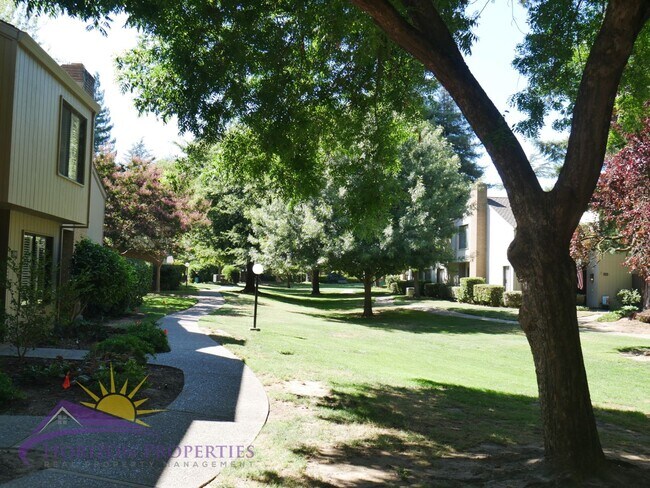 Foto del edificio - Spacious 2 Bed 2.5 Bath 1,835 sqft Campus ...