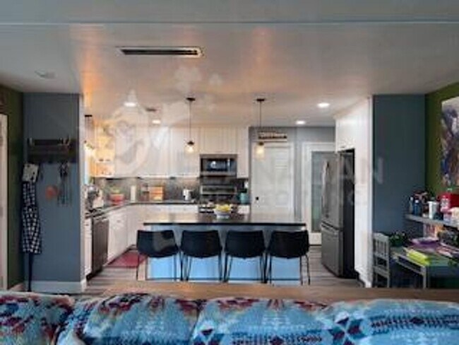 Foto del edificio - Beautiful 3 bedroom/ 1.5 bathroom home wit...