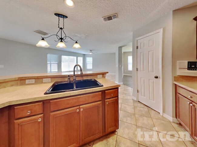 Building Photo - 4667 Caverns Dr