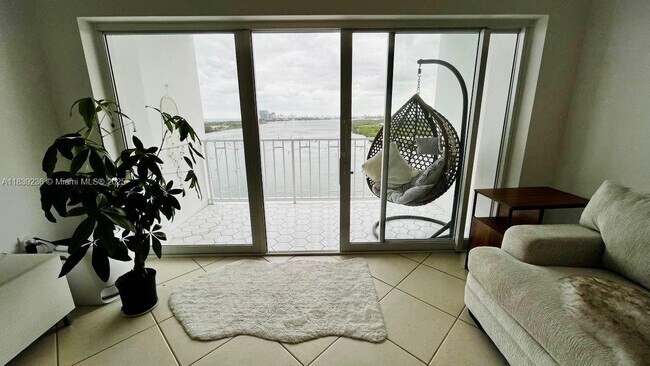 Foto del edificio - 500 Bayview Dr