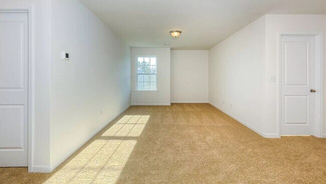 Foto del edificio - Spacious Newer Construction In Candler