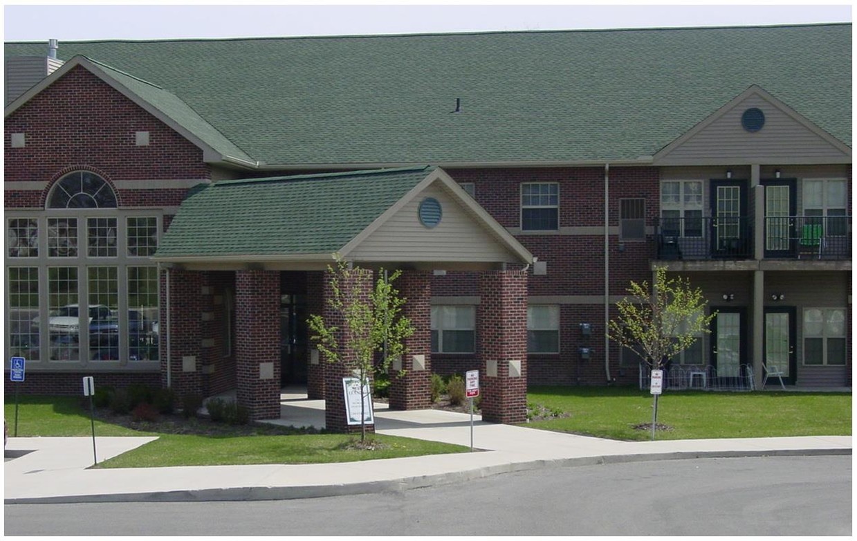 Foto principal - West Manor Senior Apartments