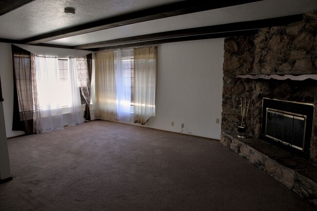 Foto del edificio - Spacious 3 Bedroom 2 Bathroom in Big Bear ...