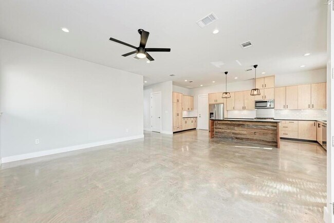 Building Photo - 7714 Watson St