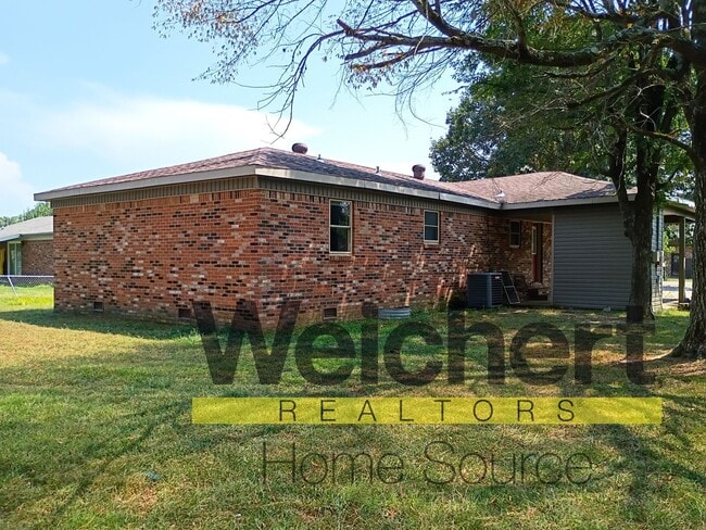 Building Photo - Comfortable 3-Bed, 2-Bath Rental in Quiet ...