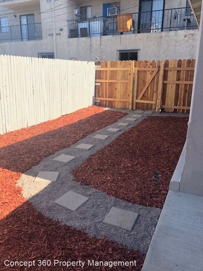 Foto del edificio - 13717-13719 Yukon Ave