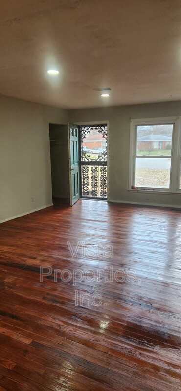 Photo - 5211 General Ln House