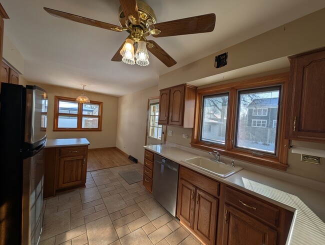 Foto del edificio - 503 Lake Ave