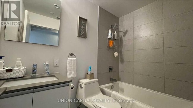 Building Photo - 1190 Dundas St E