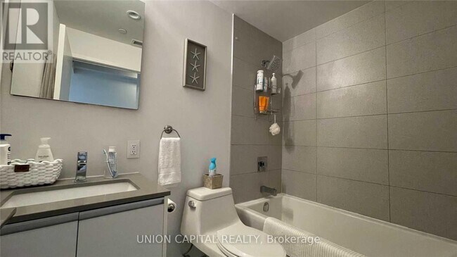 Photo du bâtiment - 1190 Dundas St E