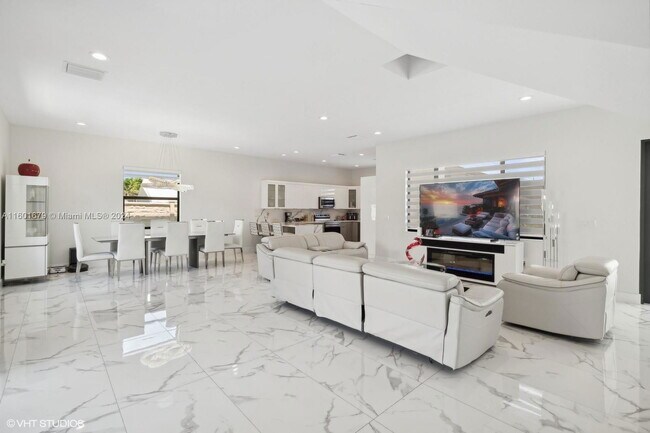 Photo - Southwest 41st Street, Miami, FL 33175 - 5... House