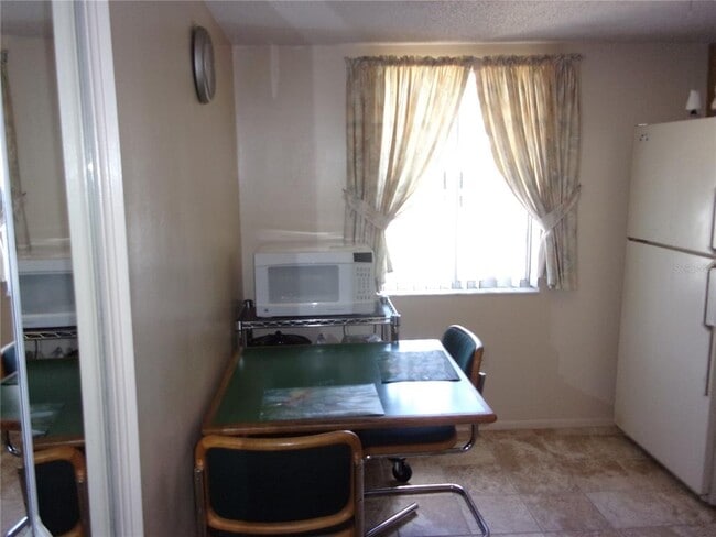 Foto del edificio - 216 Cypress Ln