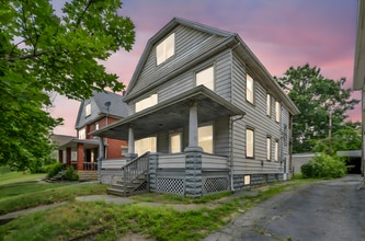 Building Photo - 4093 E 64th St