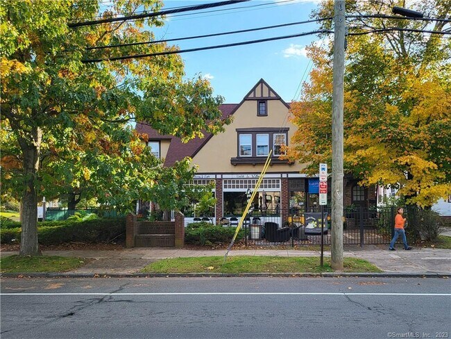 Foto del edificio - 805 Edgewood Ave