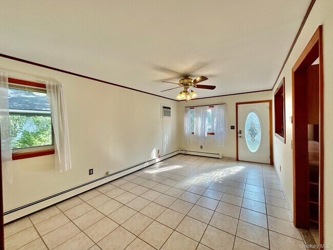 Foto del edificio - 46 Forrest Ave