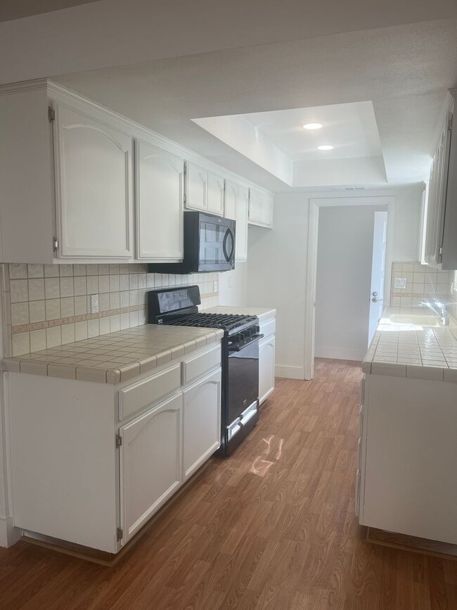 Foto del edificio - AVAILABLE NOW!  4 Bedroom, 2 Bathroom Home