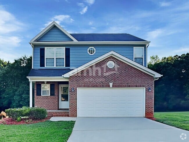 Building Photo - 204 Falcon Rd