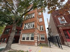 Building Photo - 3702 W Wrightwood Ave