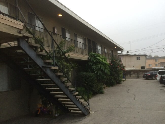 Foto del edificio - 1036 W 253rd St