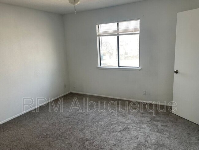 Foto del edificio - 12817 Dorado Dr SE