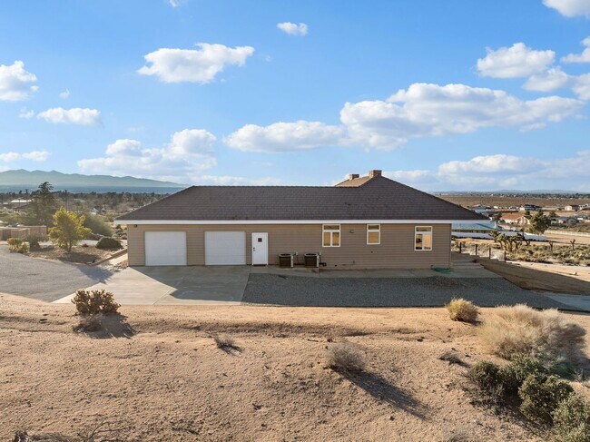 Building Photo - 3 bedroom 2.5 bath in the Mariana Ranchos with panoramic views !!