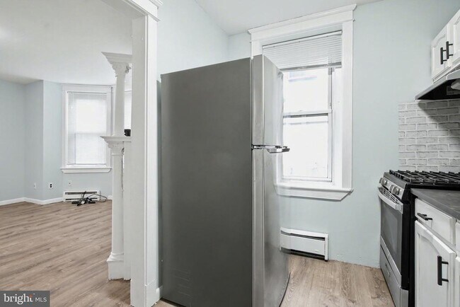 Foto del edificio - 1117 W Main St