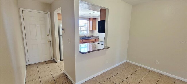 Foto del edificio - 9542 Lake Park Dr