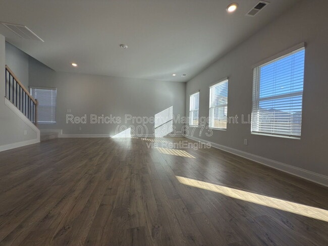 Building Photo - 1415 Black Walnut St