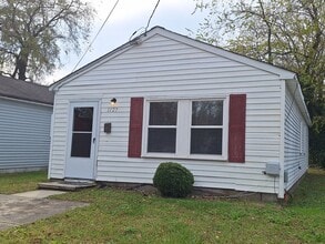 Building Photo - 1127 Rowe St