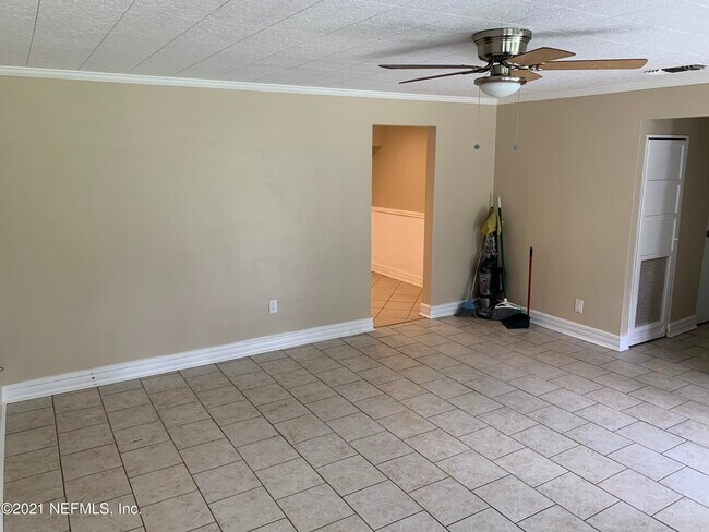 Building Photo - 6125 Terry Parker Dr S