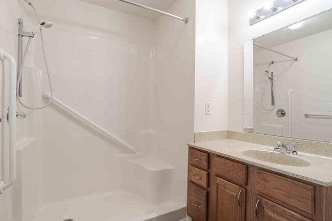 Foto del edificio - University Square +55 Senior Tax Credit