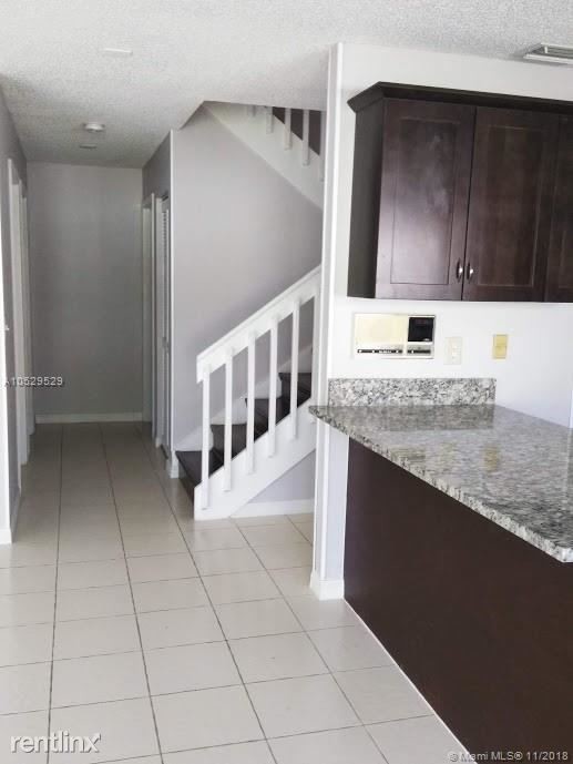 Foto del edificio - 4 br, 3 bath House - 18271 NW 19th St