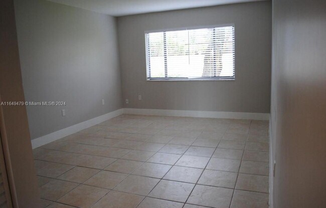 Foto del edificio - 9814 SW 138th Ave