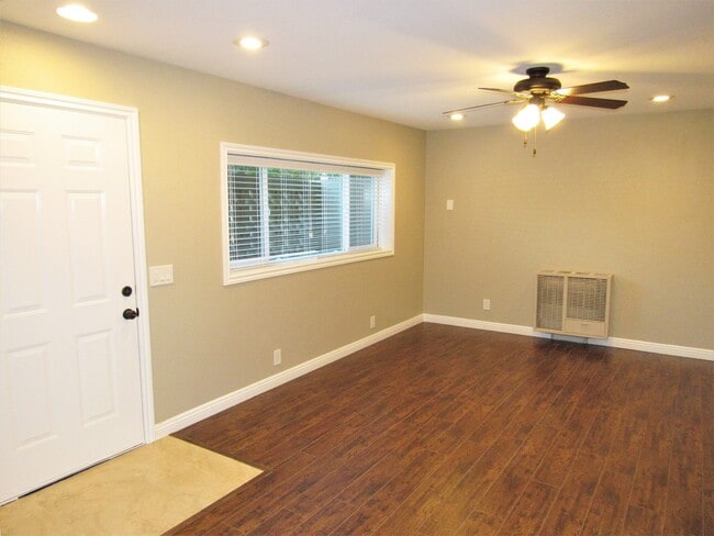 Photo - 702 N Cambridge St Apartment