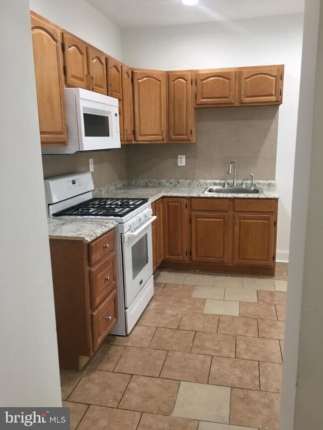 Foto del edificio - 3240 E St