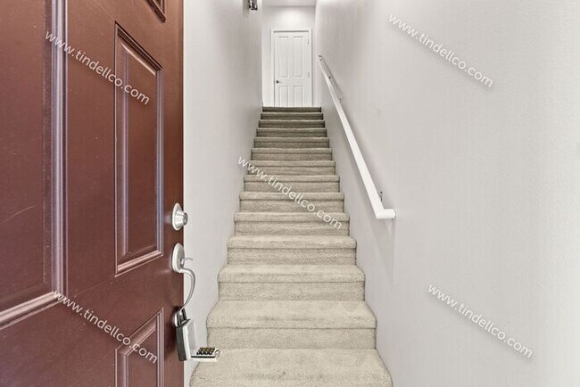 Building Photo - Stylish 2 Bedroom Condo with Attached Gara...