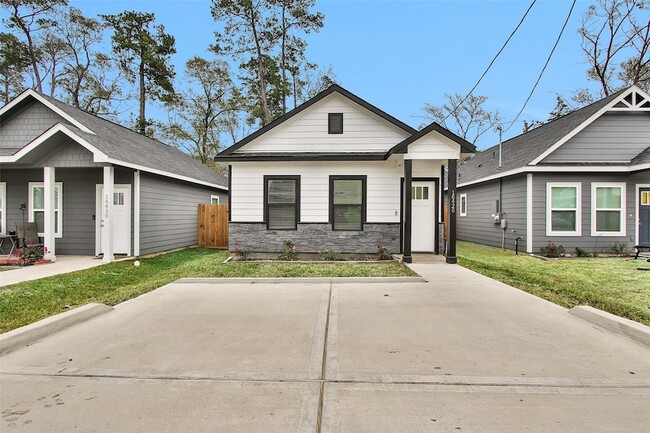 Building Photo - 16426 Eastchase St