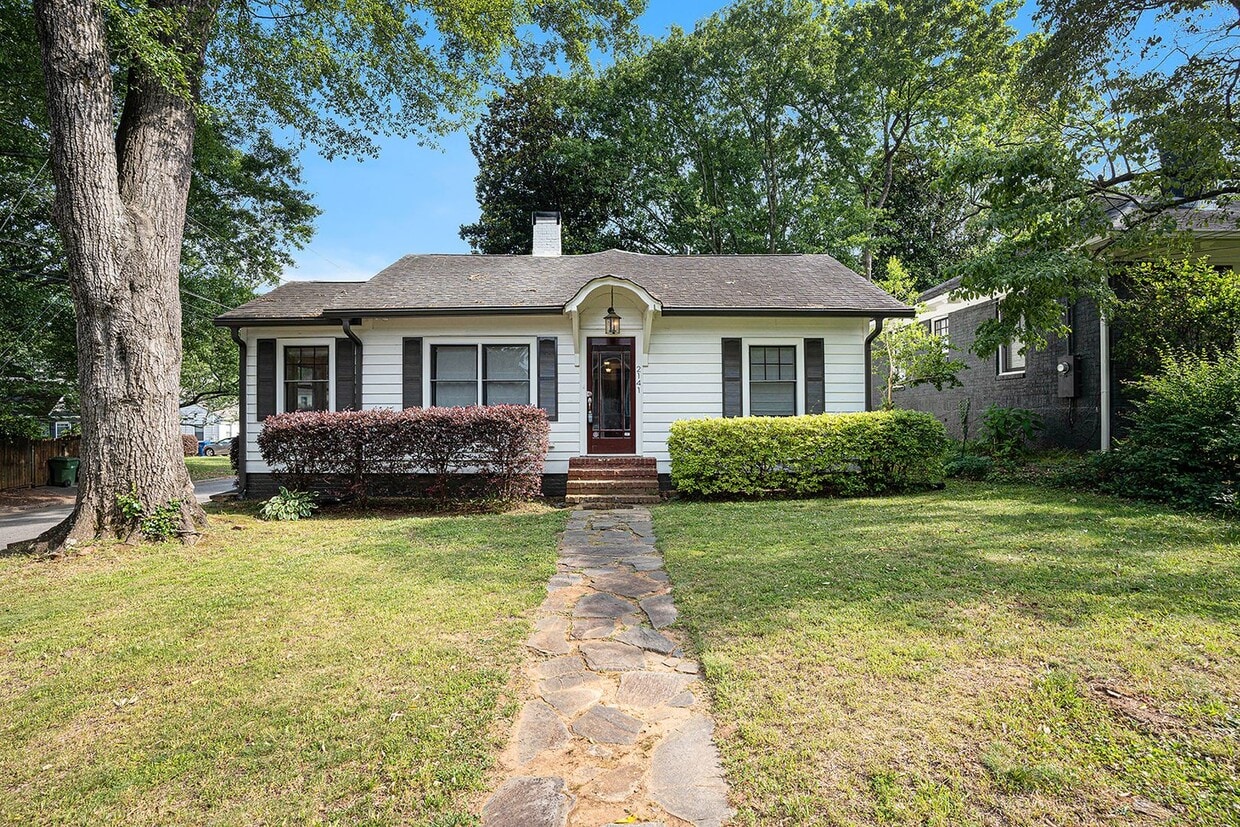 Primary Photo - Live in Kirkwood for under $3000!