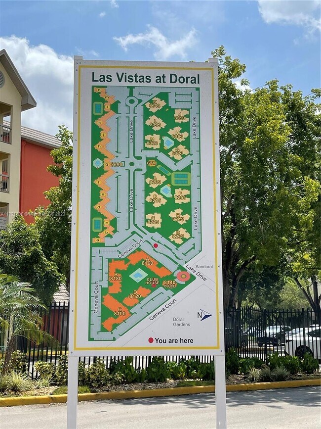 Foto del edificio - 8225 Lake Dr