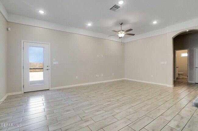 Building Photo - 14944 John McNeely Ave