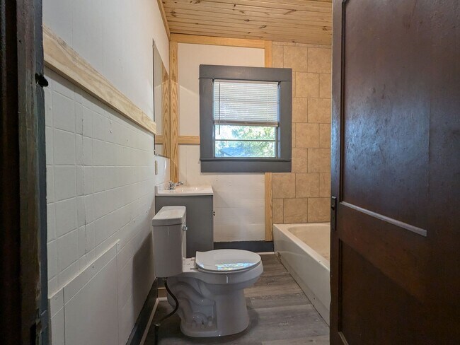 Foto del edificio - Home for rent -Available Now!