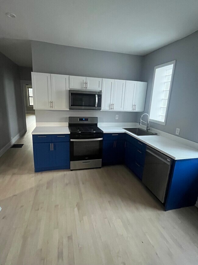 Foto del edificio - 2415 W Warner Ave