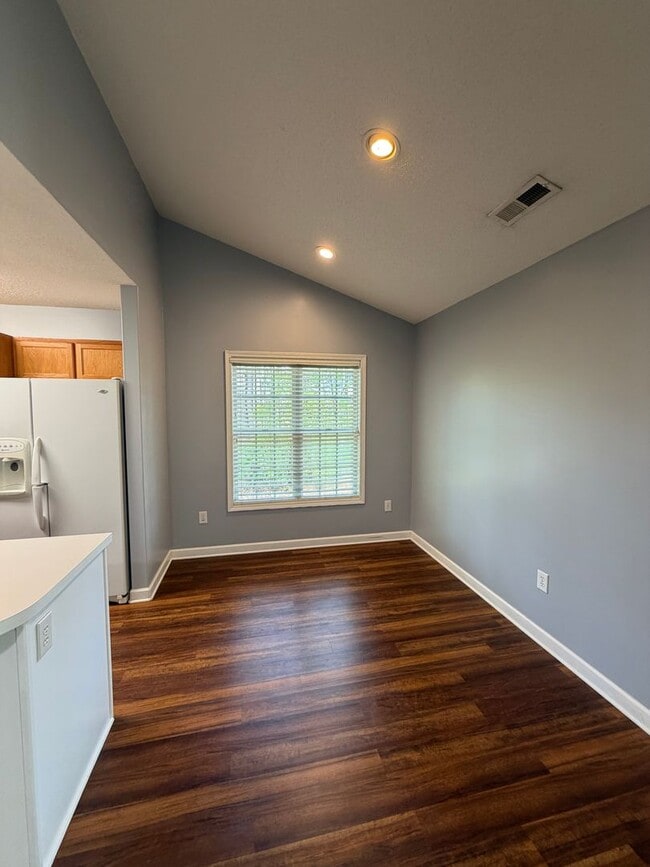 Building Photo - Duplex