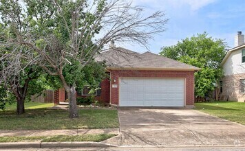 Building Photo - 914 N Creek Blvd