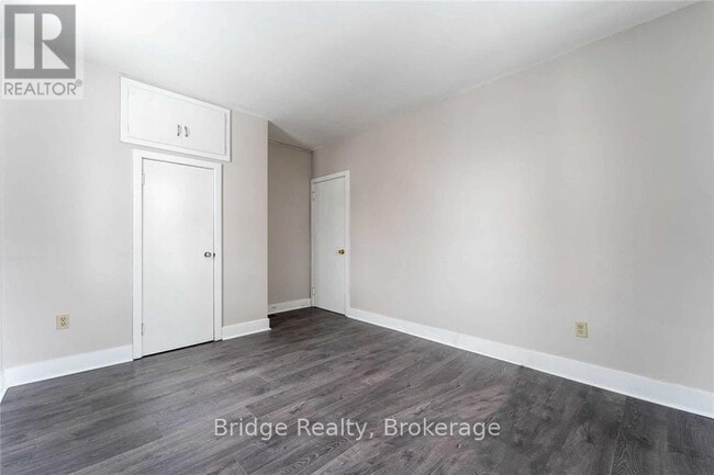 Building Photo - 208-208 Huron St