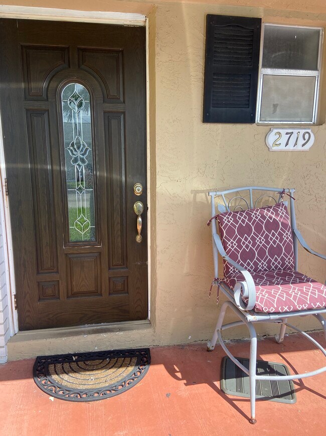Foto del edificio - 2719 Knight Ln
