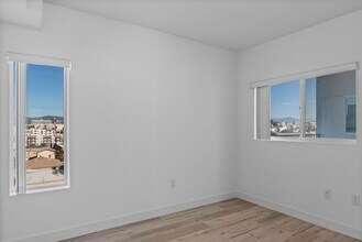 Interior Photo - Decollage Apartments