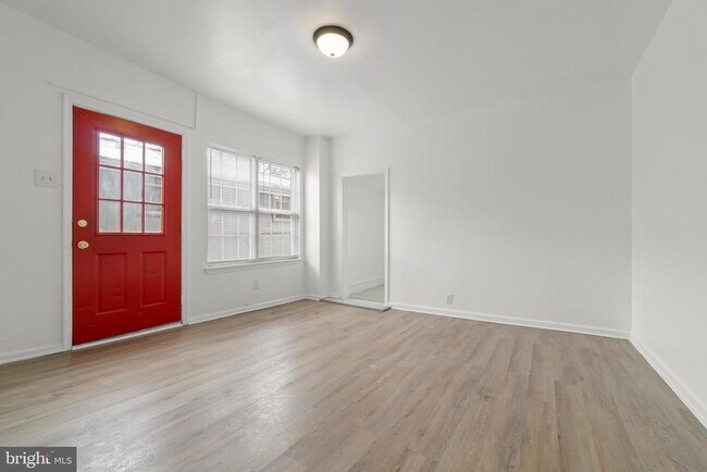 Building Photo - 221 Broadway St